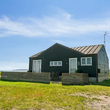 Dory - 30m From The Sea By Interhome