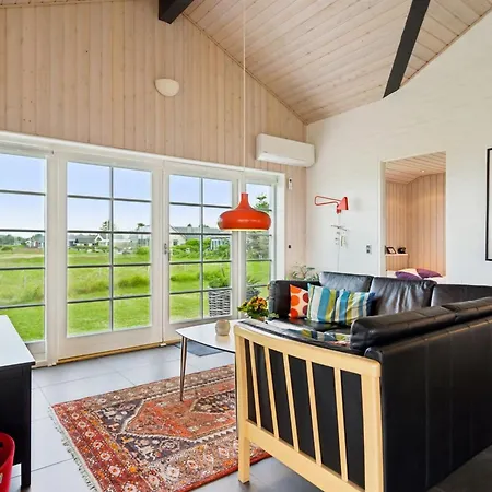 Dory - 30m From The Sea By Interhome